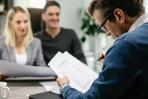 【在留資格】永住許可申請の厳格化の傾向を徹底解説！最新の審査ポイントと必要書類の重要性【審査】