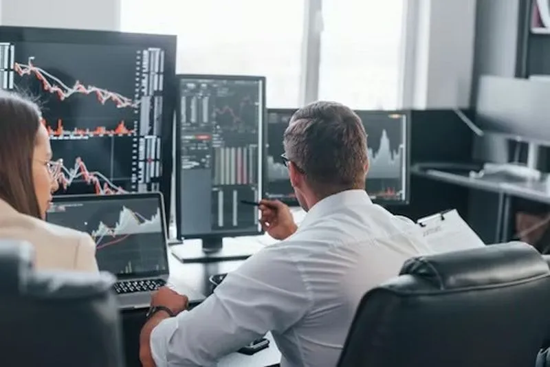 【外国人雇用】技人国（技術・人文知識・国際業務）の審査厳格化と派遣就労の注意点｜2026年最新の入管指針を徹底解説【ビザ】