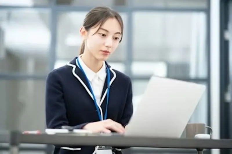 【届出】外国人雇用状況の届出とは 義務化のルールと手続き期限を解説【就労】